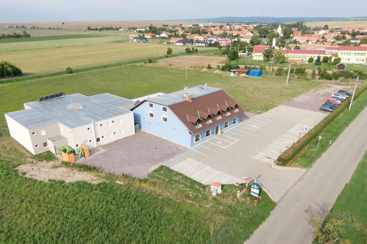 La Port Зноймо